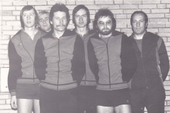 Herren 1 VR 1976/77. Von links: P. Müller, Hübner, Heldt, Emminger, Spreter, Deifel